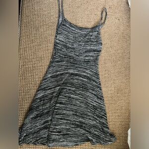 Gray xs mini dress from H&M. Causal dress for the summer.